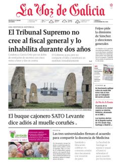 EL BUQUE CAJONERO SATO LEVANTE DICE ADIÓS AL MUELLE CORUÑÉS